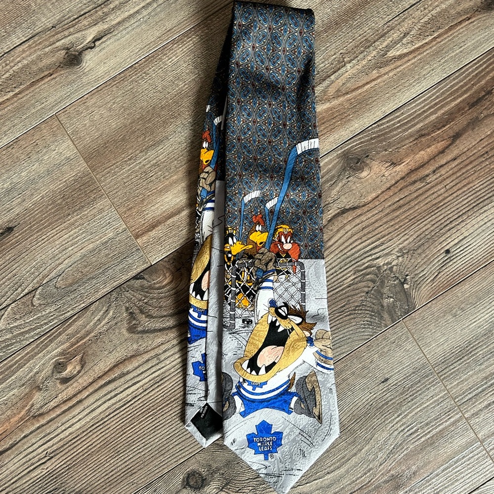 LOONEY TUNES Toronto Maple Leafs Tie